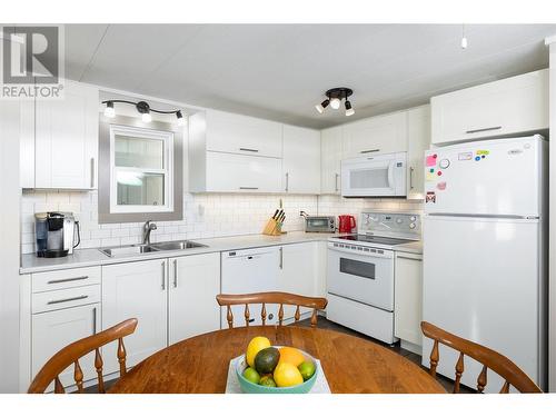 6900 Tronson Road Unit# 107, Vernon, BC - Indoor Photo Showing Kitchen With Double Sink