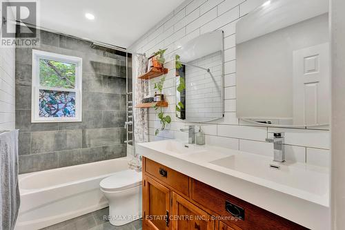 53 Stewart Avenue, Cambridge, ON - Indoor Photo Showing Bathroom