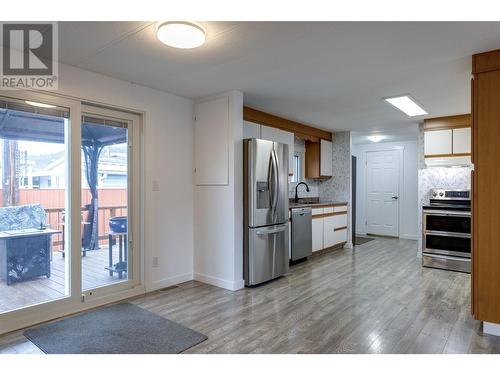 720 Commonwealth Road Unit# 107, Kelowna, BC - Indoor Photo Showing Kitchen