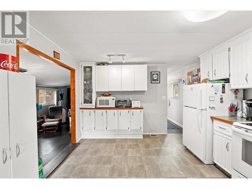 1880 Old Boucherie Road Unit# 132, West Kelowna, BC - Indoor Photo Showing Kitchen