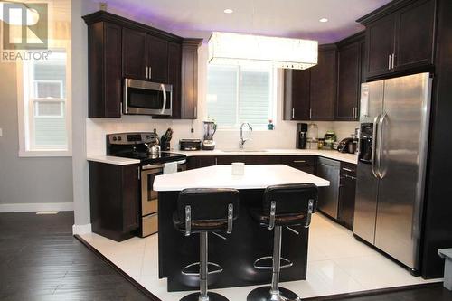 8616 74 Street, Fort St. John, BC - Indoor Photo Showing Kitchen With Upgraded Kitchen