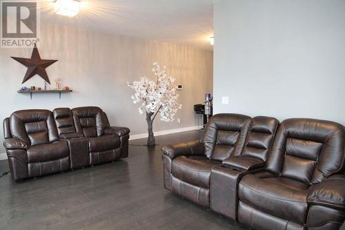 8616 74 Street, Fort St. John, BC - Indoor Photo Showing Living Room