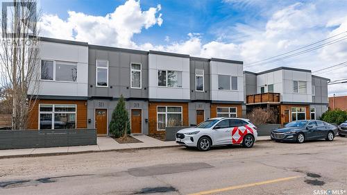 321 D Avenue S, Saskatoon, SK - Outdoor