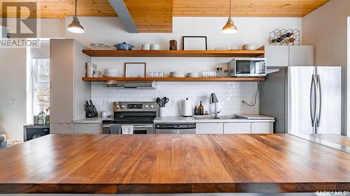 321 D Avenue S, Saskatoon, SK - Indoor Photo Showing Kitchen