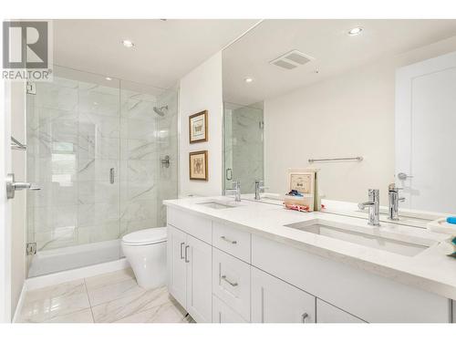 485 Groves Avenue Unit# 402, Kelowna, BC - Indoor Photo Showing Bathroom