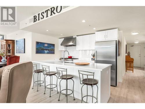 485 Groves Avenue Unit# 402, Kelowna, BC - Indoor Photo Showing Kitchen With Stainless Steel Kitchen With Upgraded Kitchen