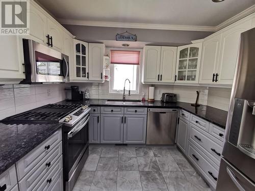 3004 Seton Crescent, Prince George, BC - Indoor Photo Showing Kitchen