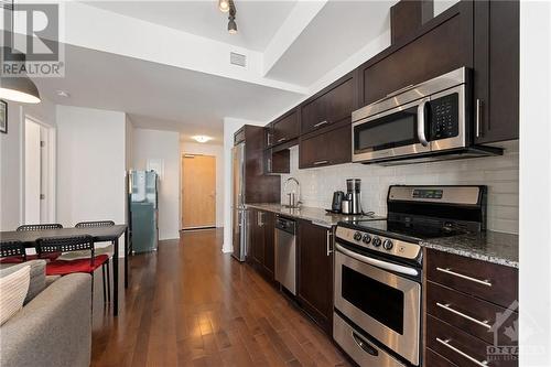 40 Nepean Street Unit#1003, Ottawa, ON - Indoor Photo Showing Kitchen