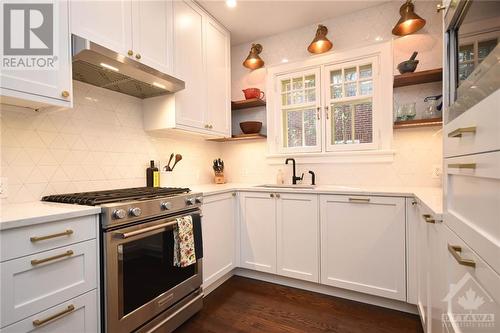 127 Acacia Avenue, Ottawa, ON - Indoor Photo Showing Kitchen With Upgraded Kitchen