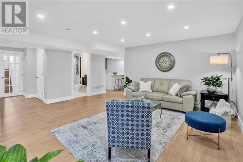 103 Reed Street, Essex, ON - Indoor Photo Showing Living Room