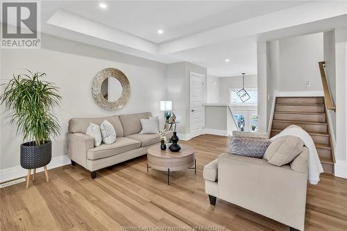 103 Reed Street, Essex, ON - Indoor Photo Showing Living Room