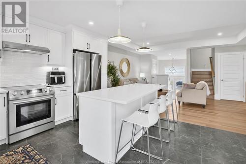 103 Reed Street, Essex, ON - Indoor Photo Showing Kitchen With Upgraded Kitchen