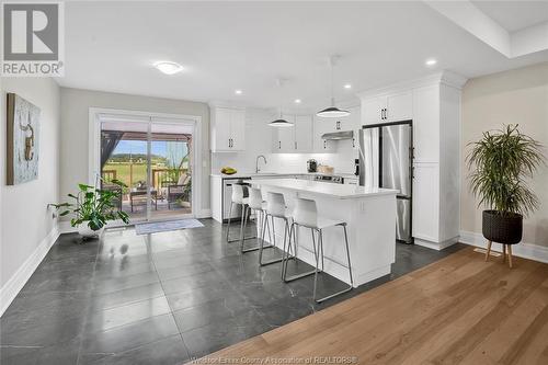 103 Reed Street, Essex, ON - Indoor Photo Showing Kitchen With Upgraded Kitchen