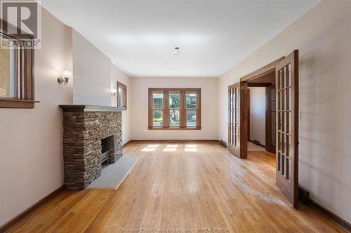 1076 Victoria Avenue, Windsor, ON - Indoor Photo Showing Other Room With Fireplace