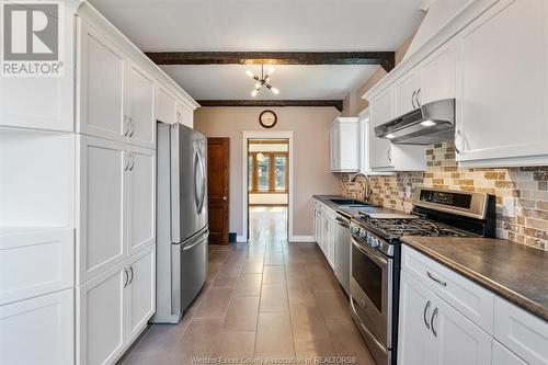 1076 Victoria Avenue, Windsor, ON - Indoor Photo Showing Kitchen