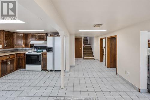 1076 Victoria Avenue, Windsor, ON - Indoor Photo Showing Kitchen