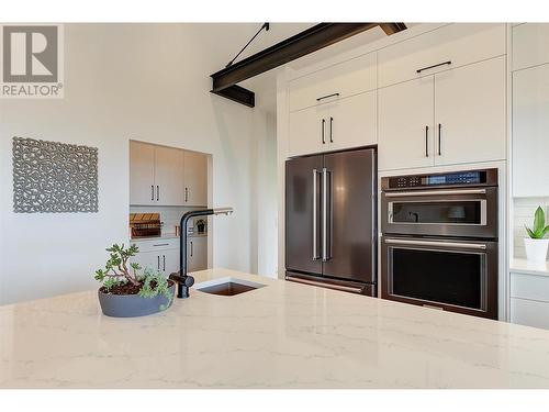 2489 Tallus Heights Drive, West Kelowna, BC - Indoor Photo Showing Kitchen