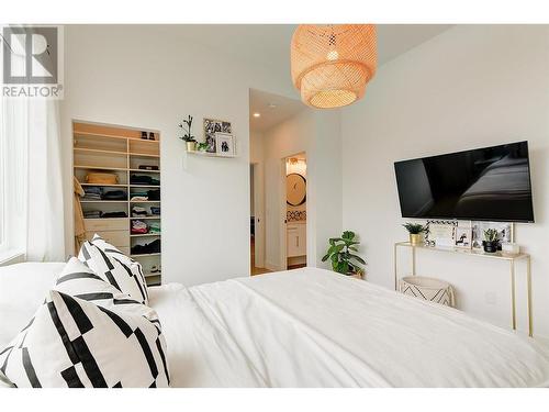 2489 Tallus Heights Drive, West Kelowna, BC - Indoor Photo Showing Bedroom