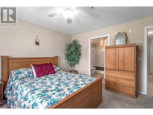 265 Froelich Road Unit# 302, Kelowna, BC - Indoor Photo Showing Bedroom