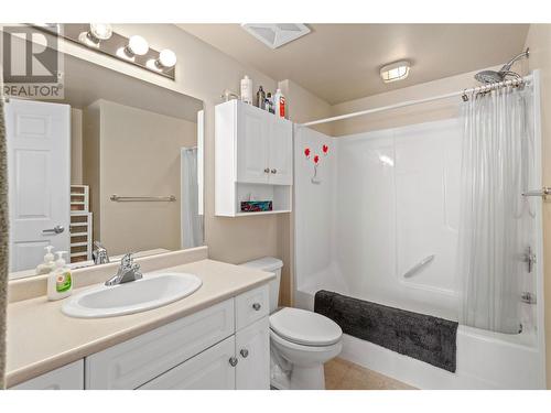 265 Froelich Road Unit# 302, Kelowna, BC - Indoor Photo Showing Bathroom