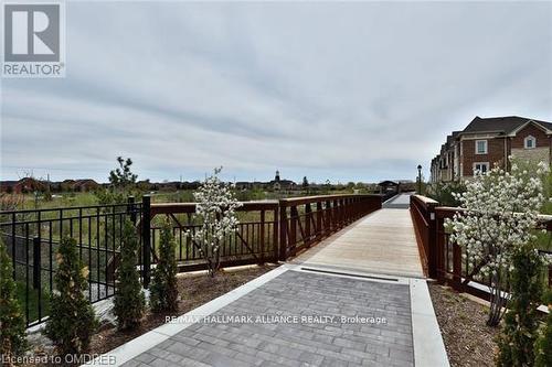 415 - 3028 Creekshore Common, Oakville, ON - Outdoor