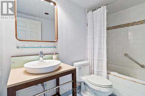 1612 - 2155 Burnhamthorpe Road W, Mississauga, ON - Indoor Photo Showing Bathroom