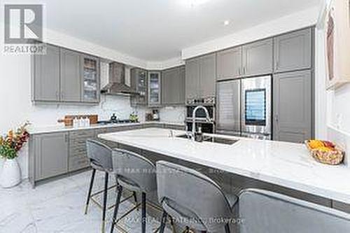 3 Grierson Trail, Hamilton, ON - Indoor Photo Showing Kitchen With Upgraded Kitchen