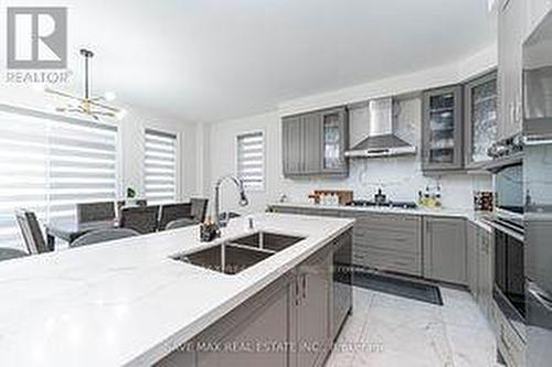 3 Grierson Trail, Hamilton, ON - Indoor Photo Showing Kitchen With Double Sink With Upgraded Kitchen