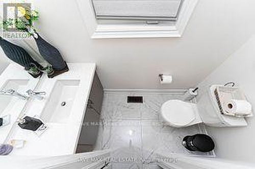 3 Grierson Trail, Hamilton, ON - Indoor Photo Showing Bathroom