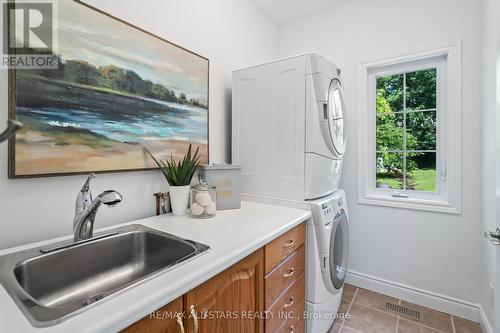 32 Oakdene Crescent, Kawartha Lakes, ON - Indoor Photo Showing Laundry Room