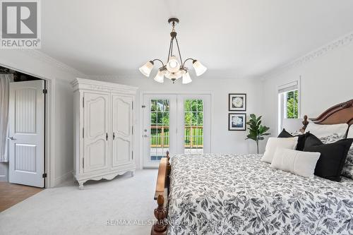 32 Oakdene Crescent, Kawartha Lakes, ON - Indoor Photo Showing Bedroom