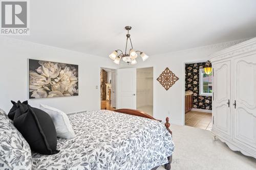 32 Oakdene Crescent, Kawartha Lakes, ON - Indoor Photo Showing Bedroom
