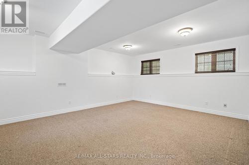 32 Oakdene Crescent, Kawartha Lakes, ON - Indoor Photo Showing Other Room