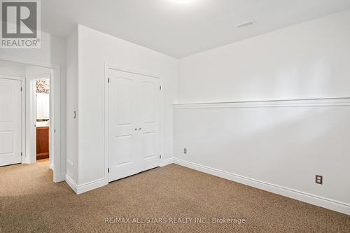 32 Oakdene Crescent, Kawartha Lakes, ON - Indoor Photo Showing Other Room