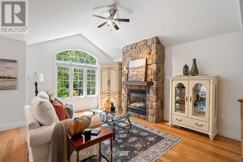 32 Oakdene Crescent, Kawartha Lakes, ON - Indoor Photo Showing Living Room With Fireplace