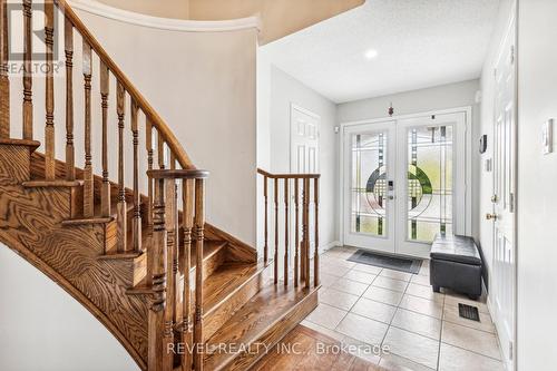 393 Old Mud Street, Hamilton, ON - Indoor Photo Showing Other Room