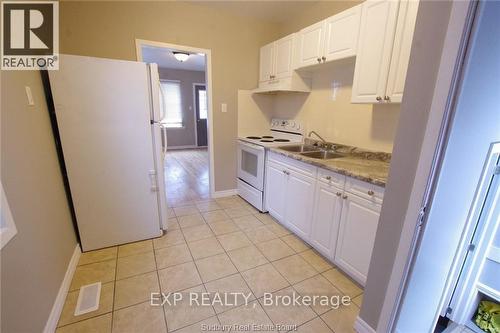 382 Mabel Avenue, Greater Sudbury, ON - Indoor Photo Showing Kitchen With Double Sink