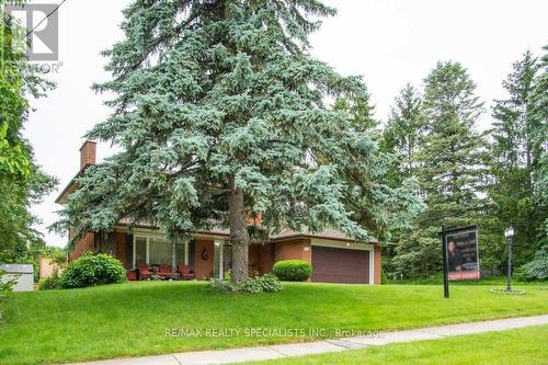 73 Thomson Drive, Hamilton, ON - Outdoor