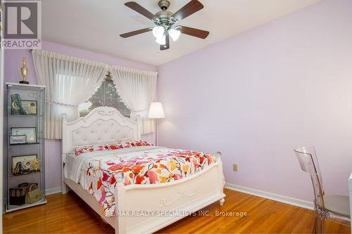 73 Thomson Drive, Hamilton, ON - Indoor Photo Showing Bedroom