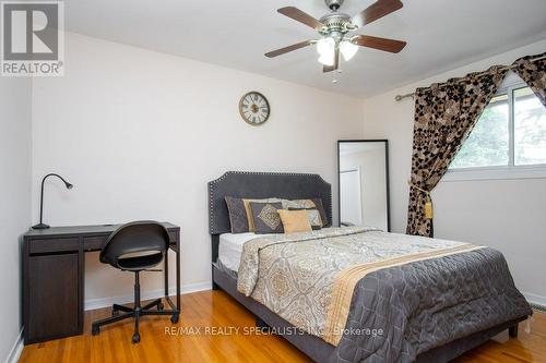 73 Thomson Drive, Hamilton, ON - Indoor Photo Showing Bedroom