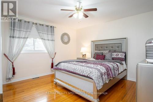 73 Thomson Drive, Hamilton, ON - Indoor Photo Showing Bedroom