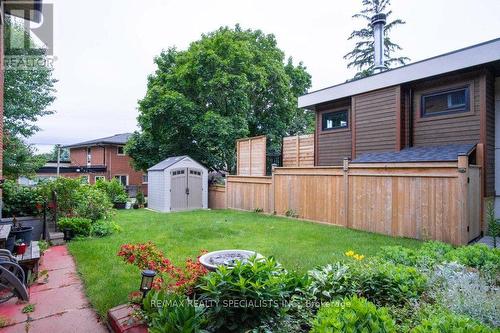 73 Thomson Drive, Hamilton, ON - Outdoor