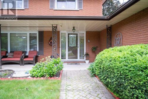 73 Thomson Drive, Hamilton, ON - Outdoor