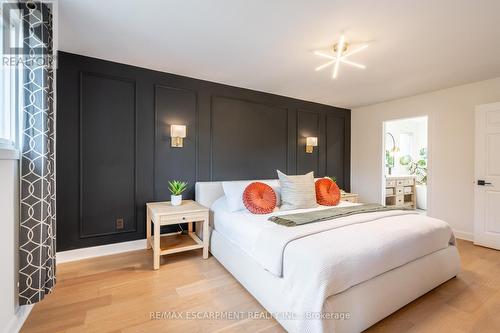 2451 Overton Drive, Burlington, ON - Indoor Photo Showing Bedroom