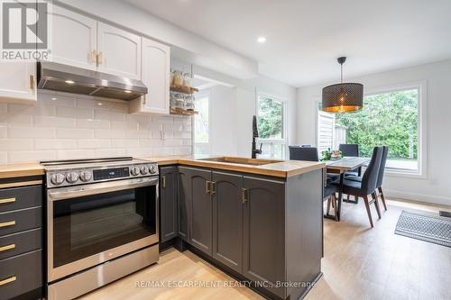 2451 Overton Drive, Burlington, ON - Indoor Photo Showing Kitchen With Upgraded Kitchen