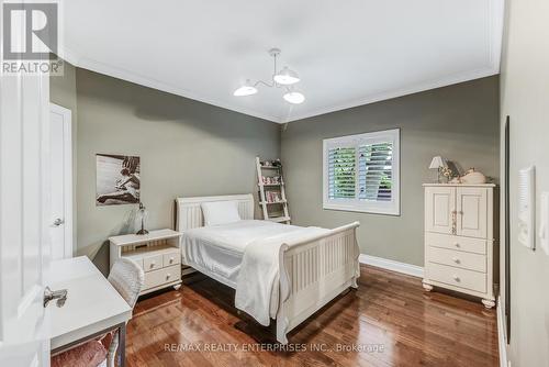 1421 Indian Grove, Mississauga, ON - Indoor Photo Showing Bedroom