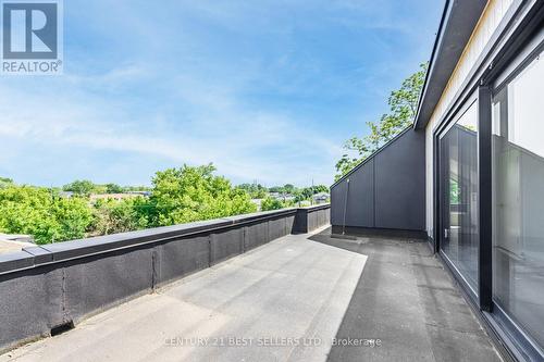 739 Ebony Avenue, Mississauga, ON - Outdoor With Balcony With Exterior