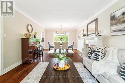 4199 Spruce Avenue, Burlington, ON - Indoor Photo Showing Living Room