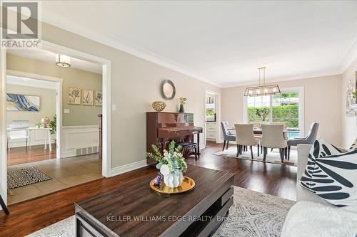 4199 Spruce Avenue, Burlington, ON - Indoor Photo Showing Living Room