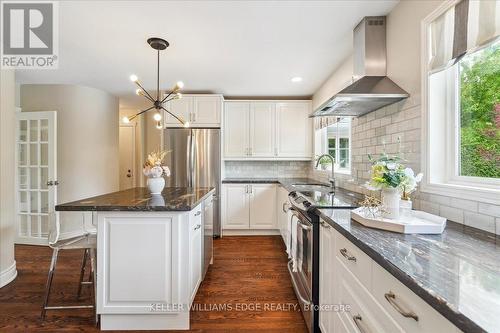 4199 Spruce Avenue, Burlington, ON - Indoor Photo Showing Kitchen With Upgraded Kitchen